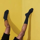 Herrensocken einfarbig Dunkelgrau - LAI CHUN - Qnoop _Eco_nachhaltige_Mode_Fashion_Design_Fair_Green_Conscious_Onlineshop